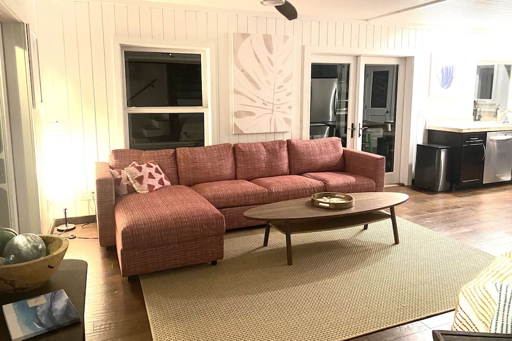 Photo of Bedroom in Green Turtle Cay