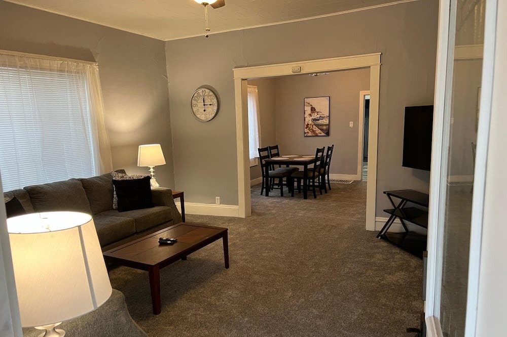 Photo of Livingroom in Macomb