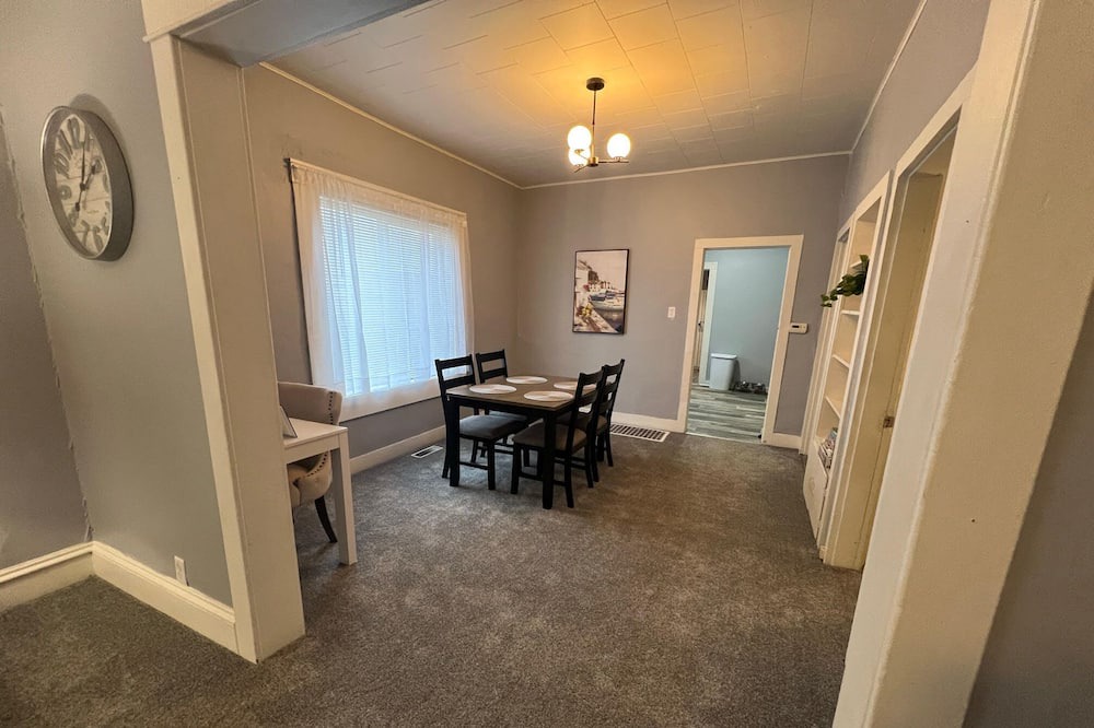Photo of Bedroom in Macomb