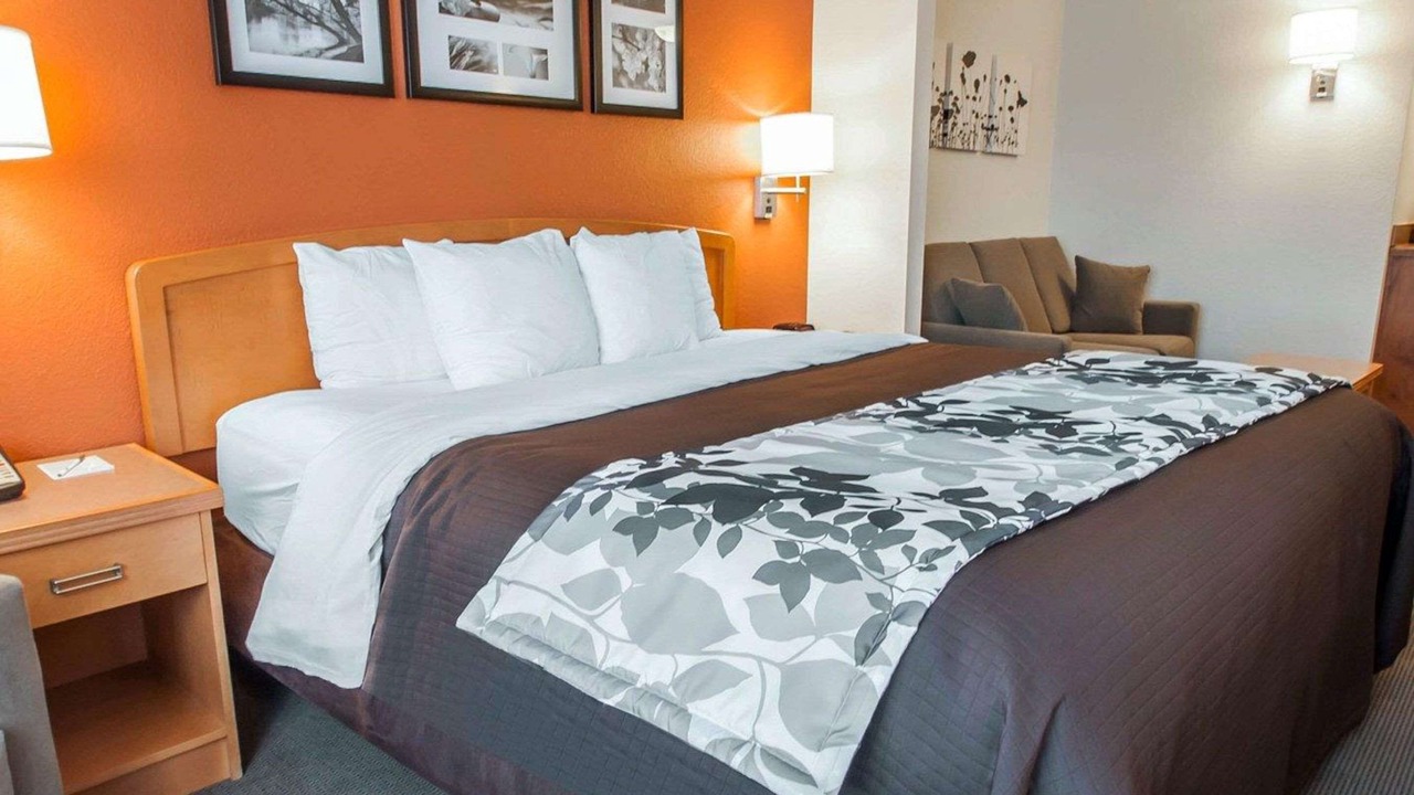 Photo of Bedroom in Camdenton