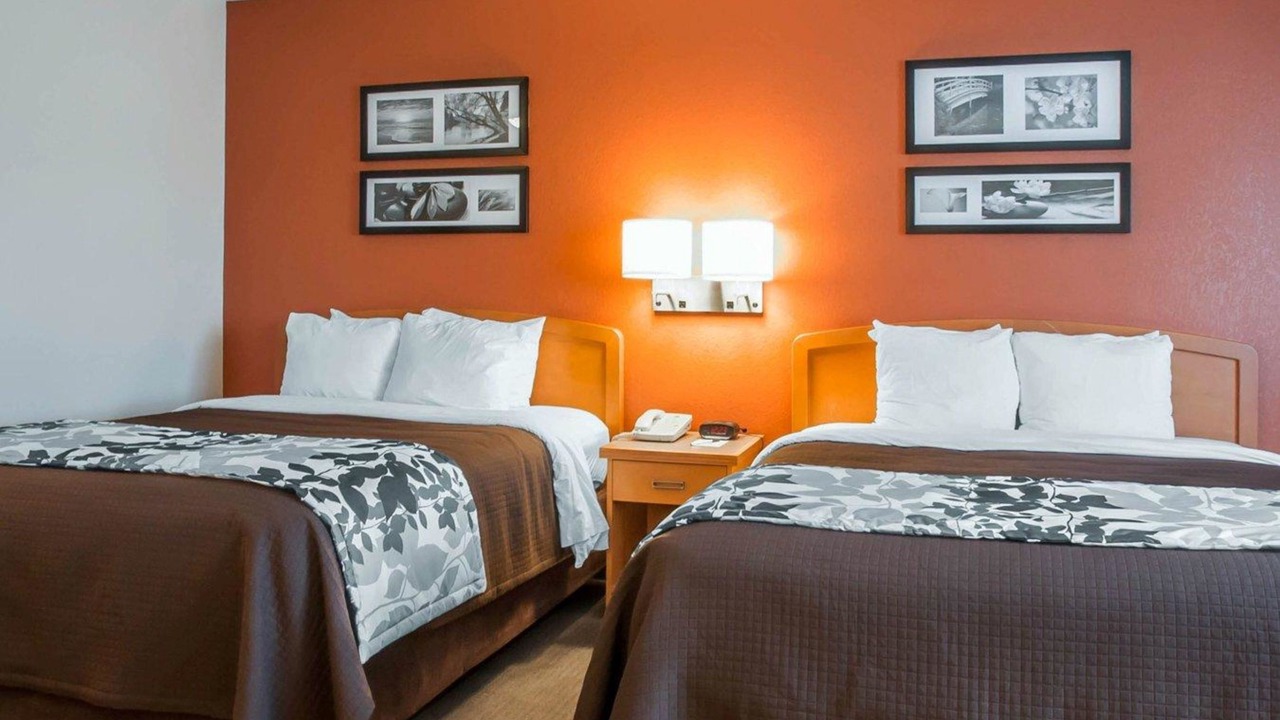 Photo of Bedroom in Camdenton