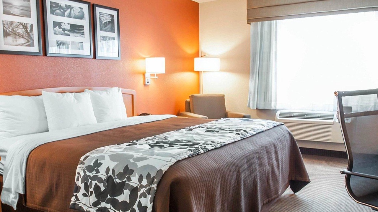 Photo of Bedroom in Camdenton