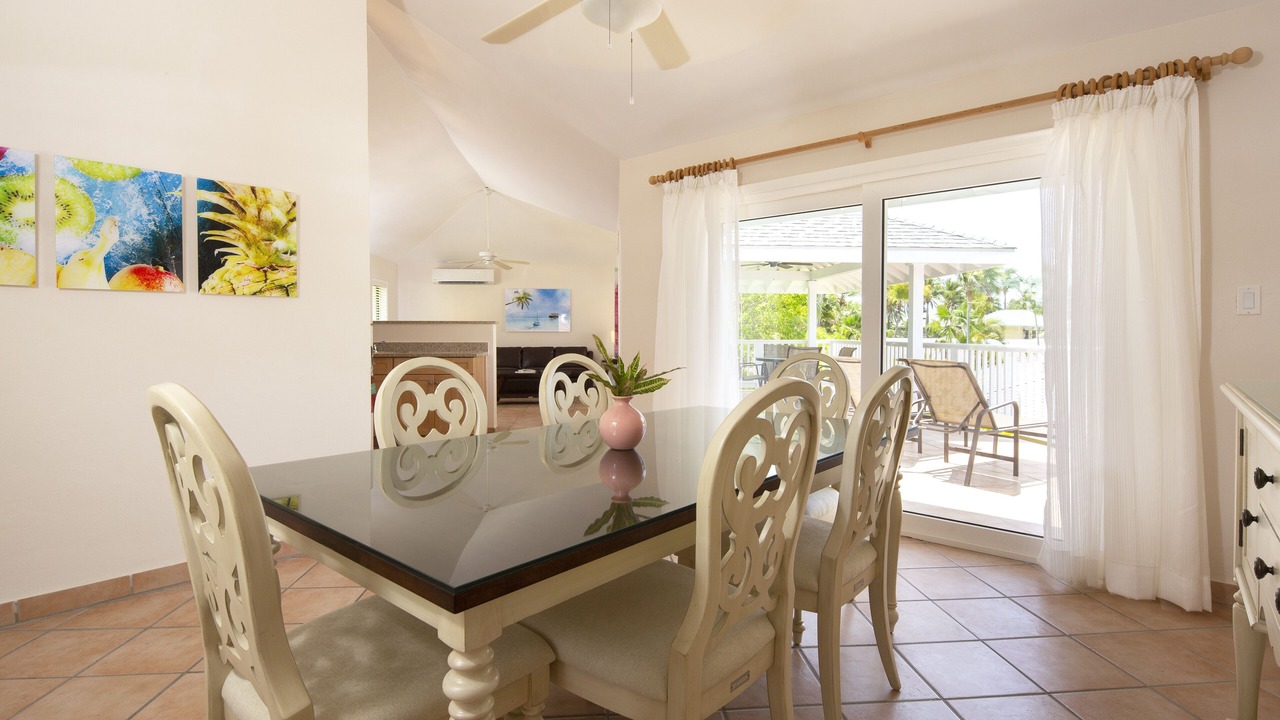 Photo of Livingroom in Mamora Bay