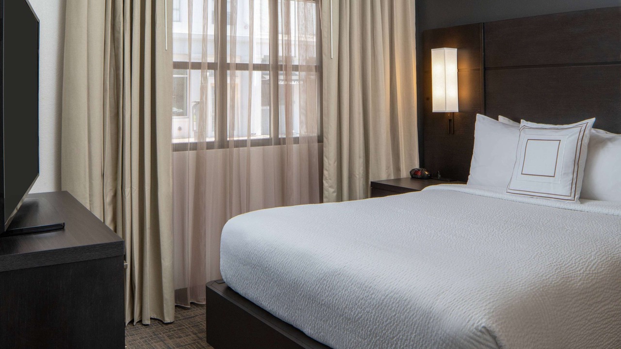 Photo of Bedroom in Arts/Warehouse District