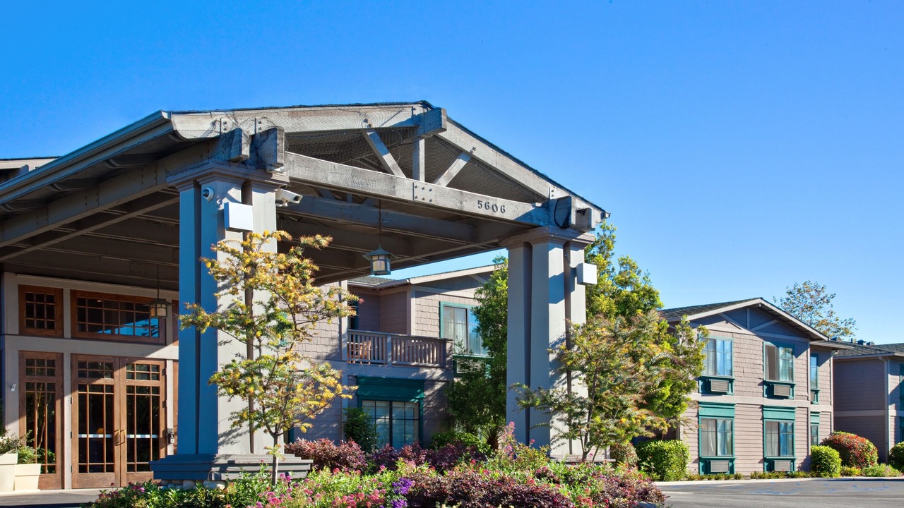 Photo of Buildings in Carpinteria