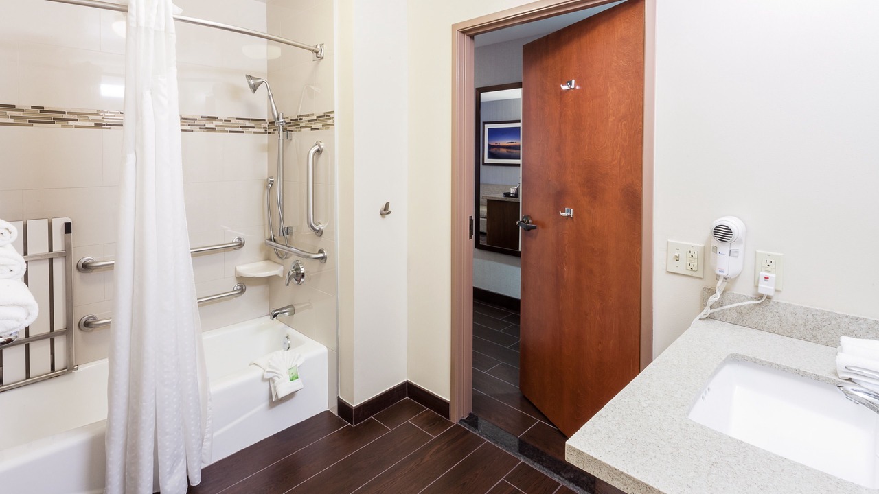 Photo of Bathroom in Carpinteria