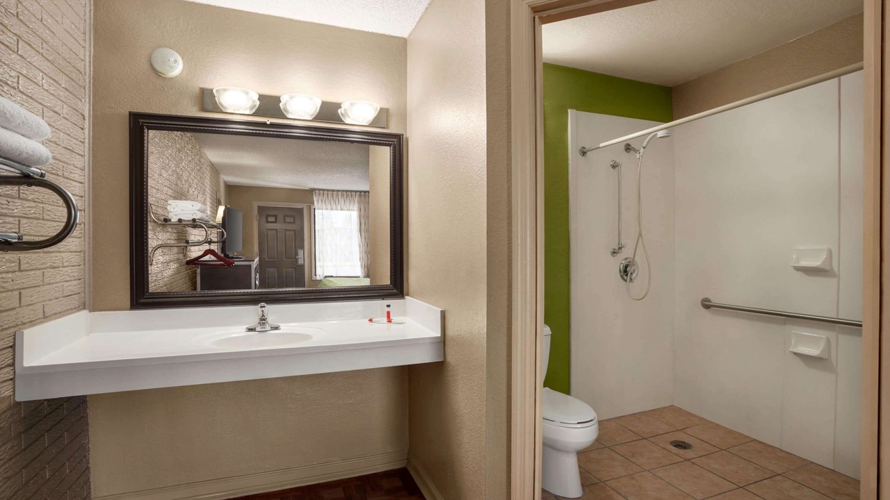 Photo of Bathroom in Hardeeville