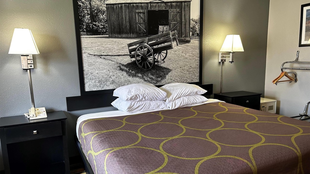Photo of Bedroom in Mound City