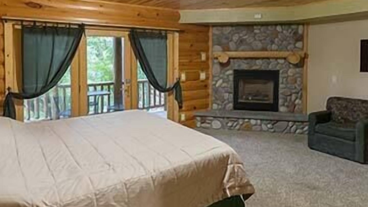 Photo of Bedroom in Lake Delton
