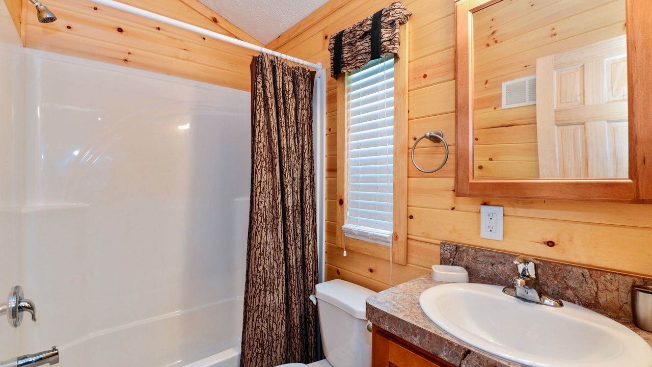 Photo of Bathroom in Amboy