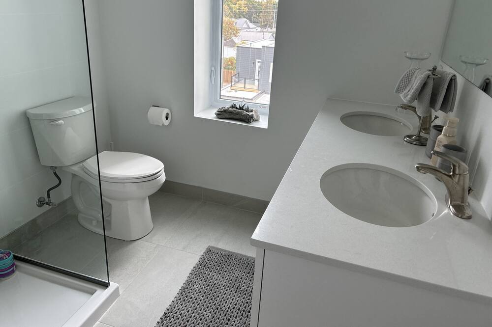 Photo of Bathroom in Fenelon Falls
