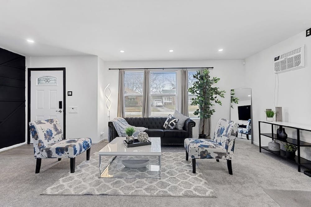 Photo of Livingroom in Homewood
