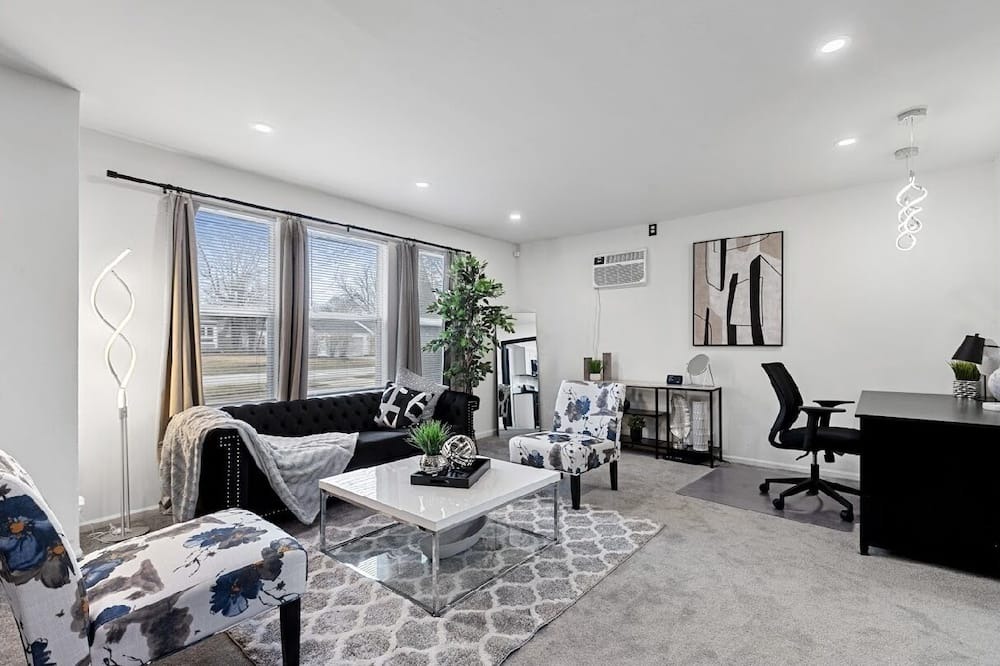 Photo of Livingroom in Homewood