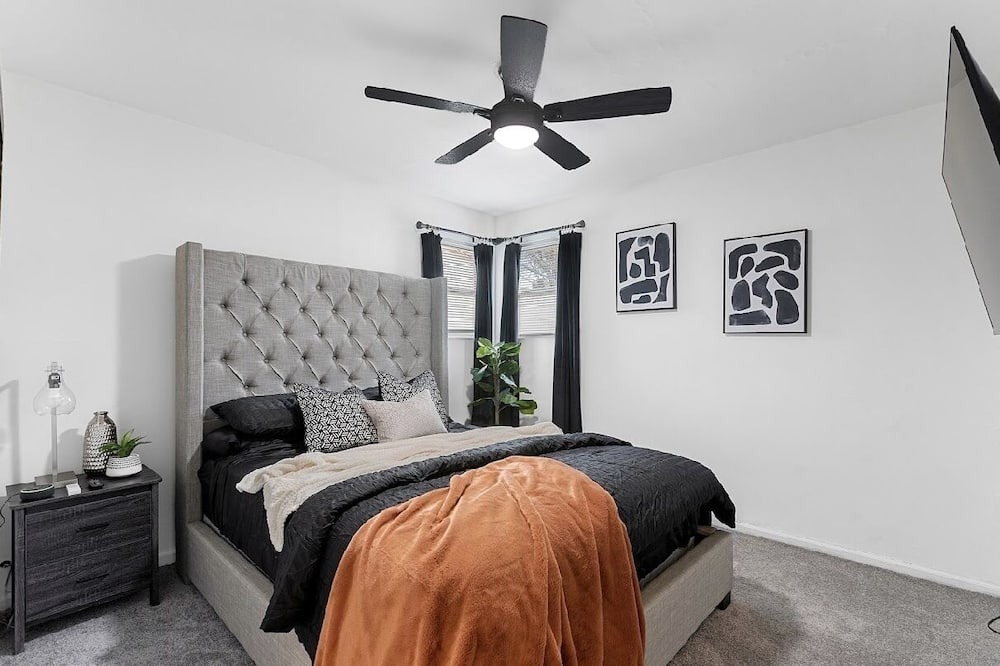 Photo of Bedroom in Homewood