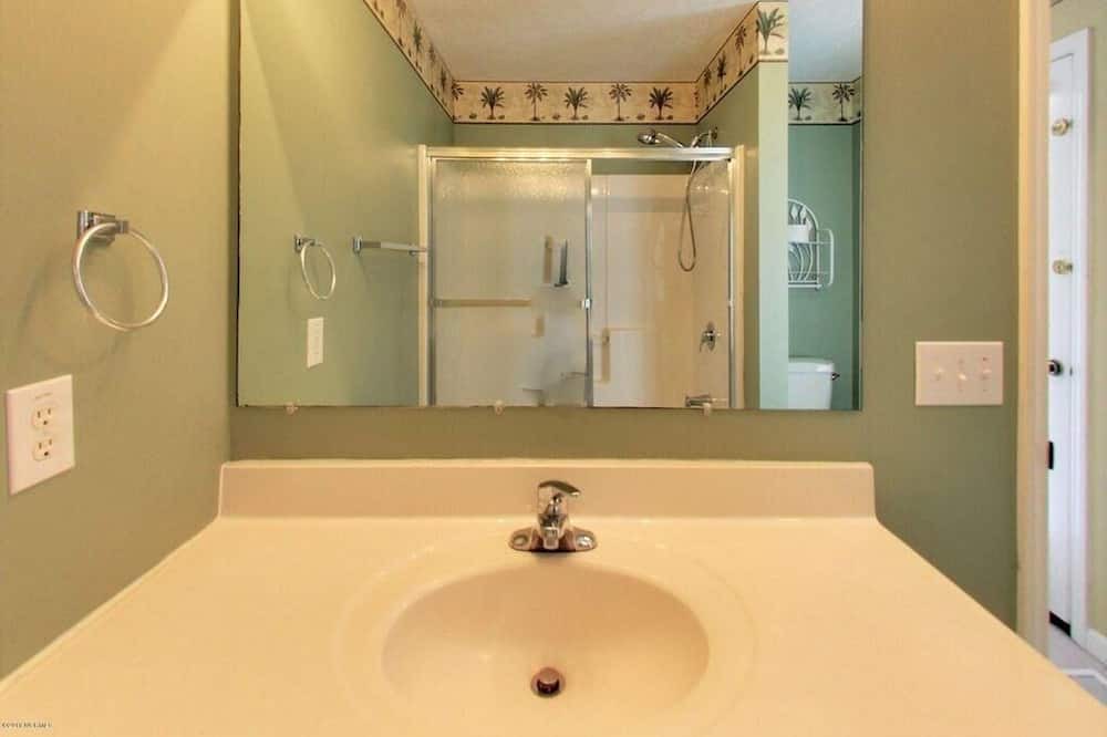 Photo of Bathroom in Holden Beach