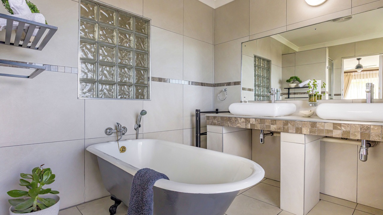 Photo of Bathroom in Plattekloof