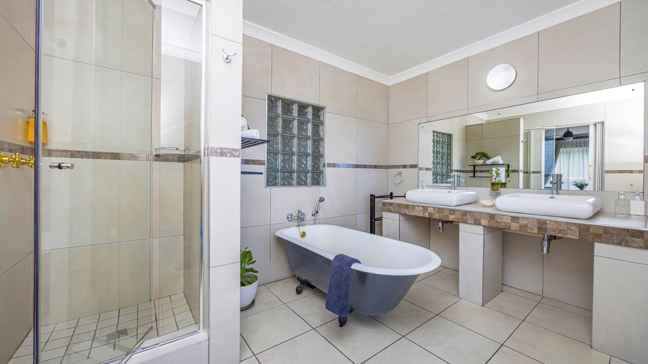 Photo of Bathroom in Plattekloof