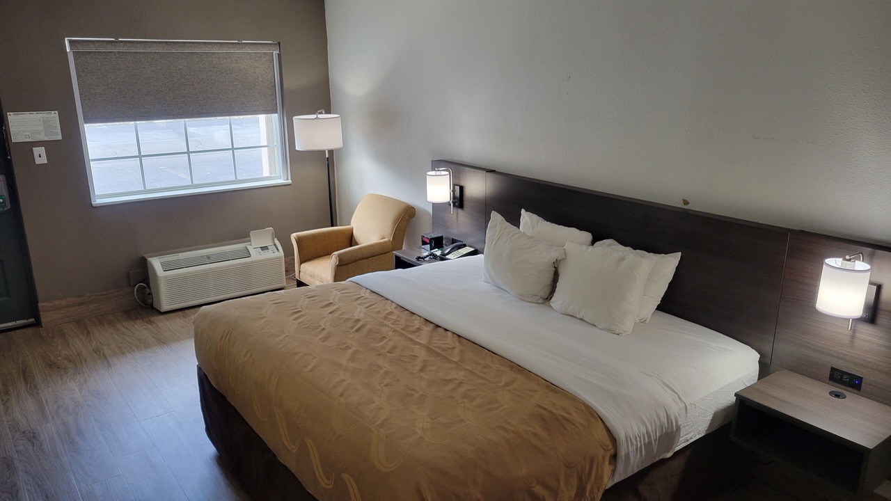 Photo of Bedroom in Forsyth