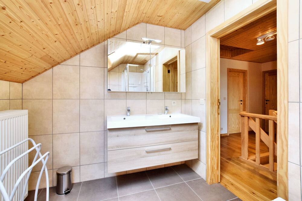 Photo of Bathroom in Septon