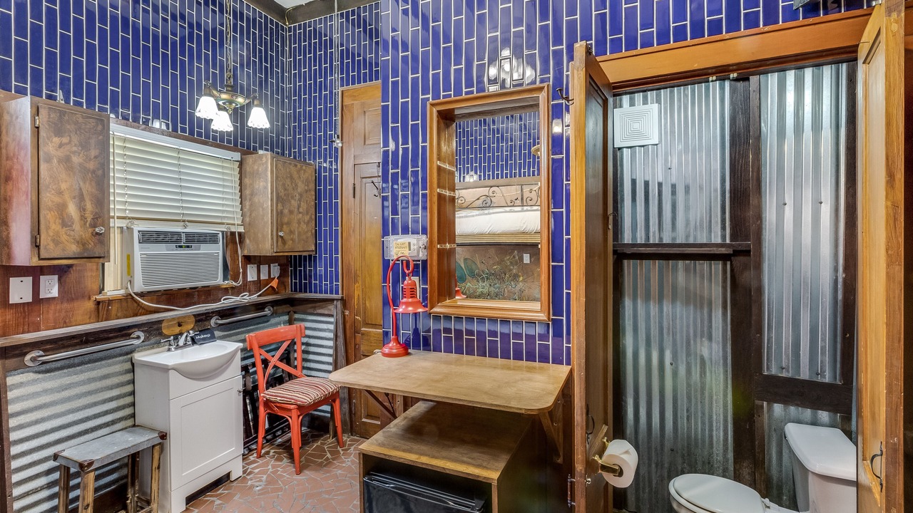Photo of Bathroom in French Quarter