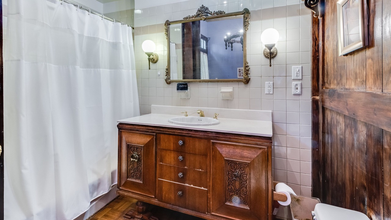 Photo of Bathroom in French Quarter