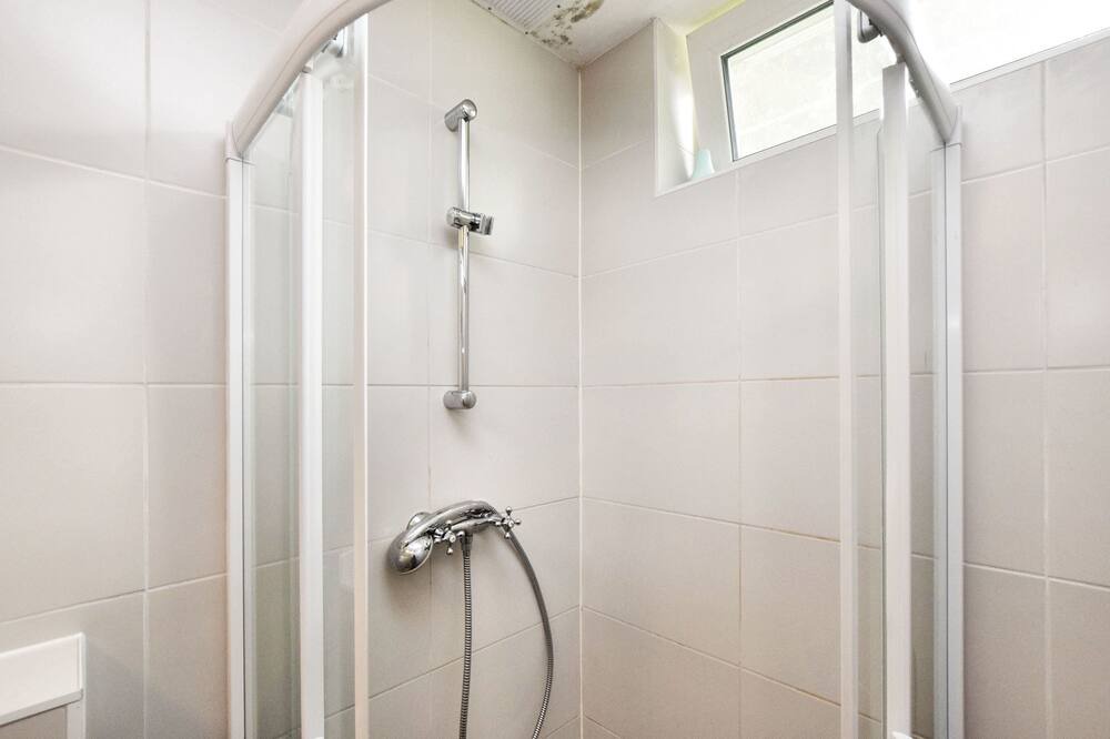 Photo of Bathroom in Commanster