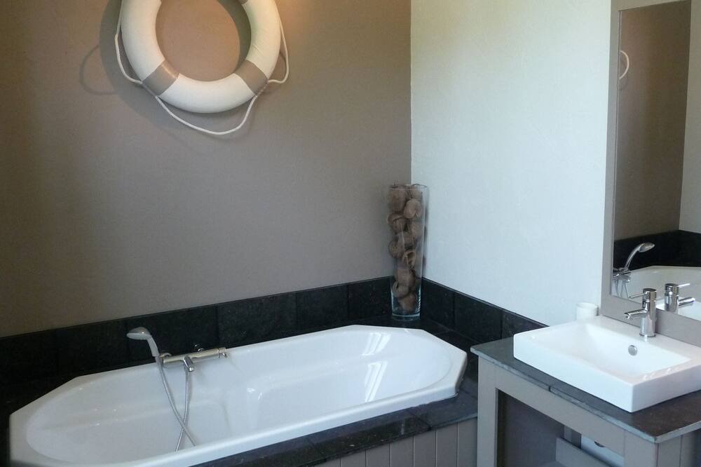 Photo of Bathroom in Hastiere-Lavaux