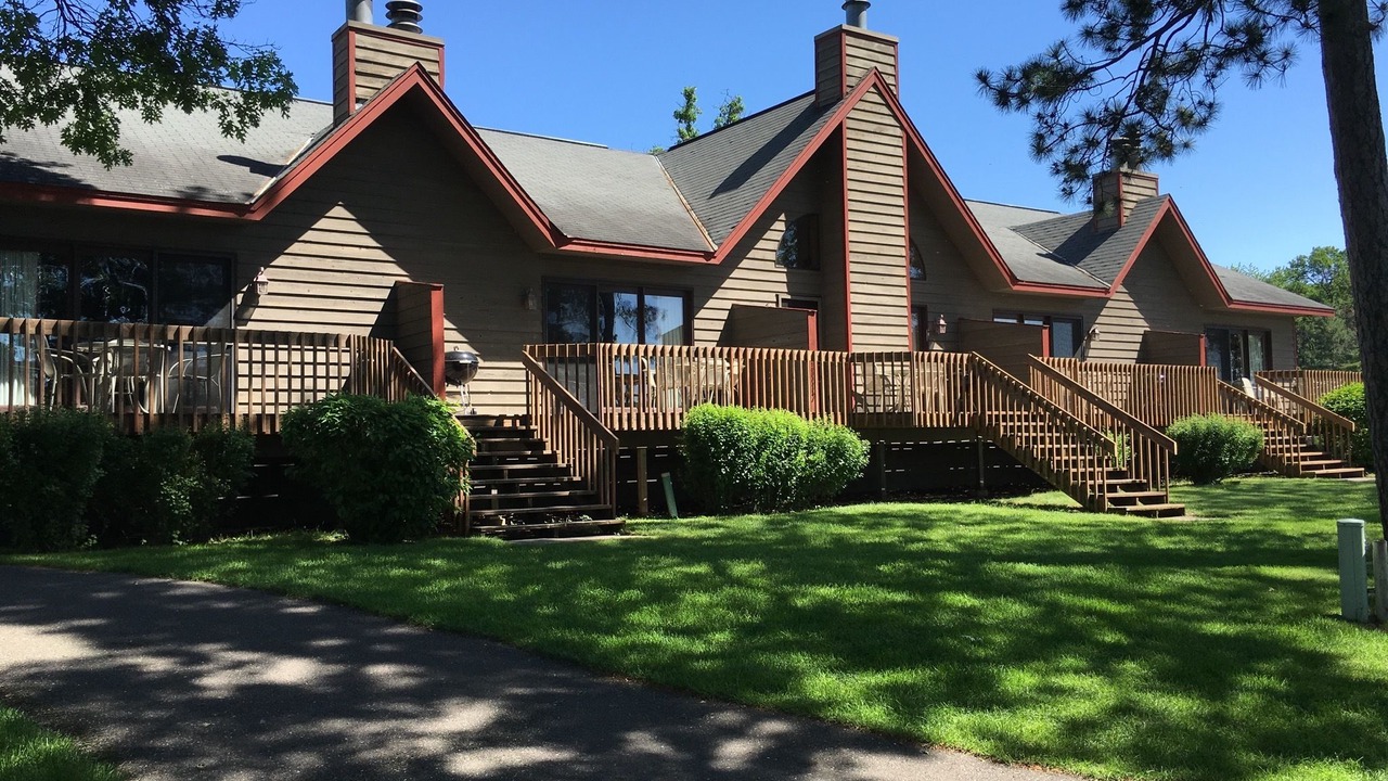 Photo of Buildings in East Gull Lake