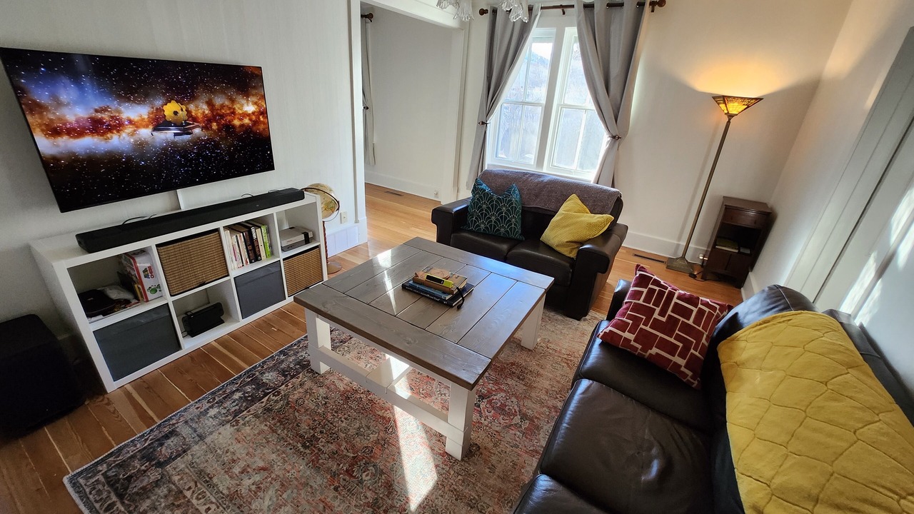Photo of Livingroom in Pincher Creek