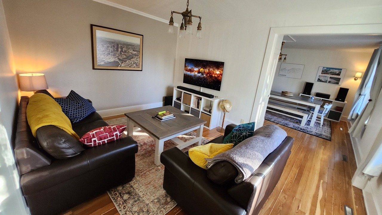 Photo of Livingroom in Pincher Creek