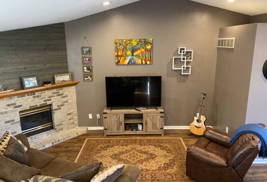 Photo of Livingroom in Iowa City