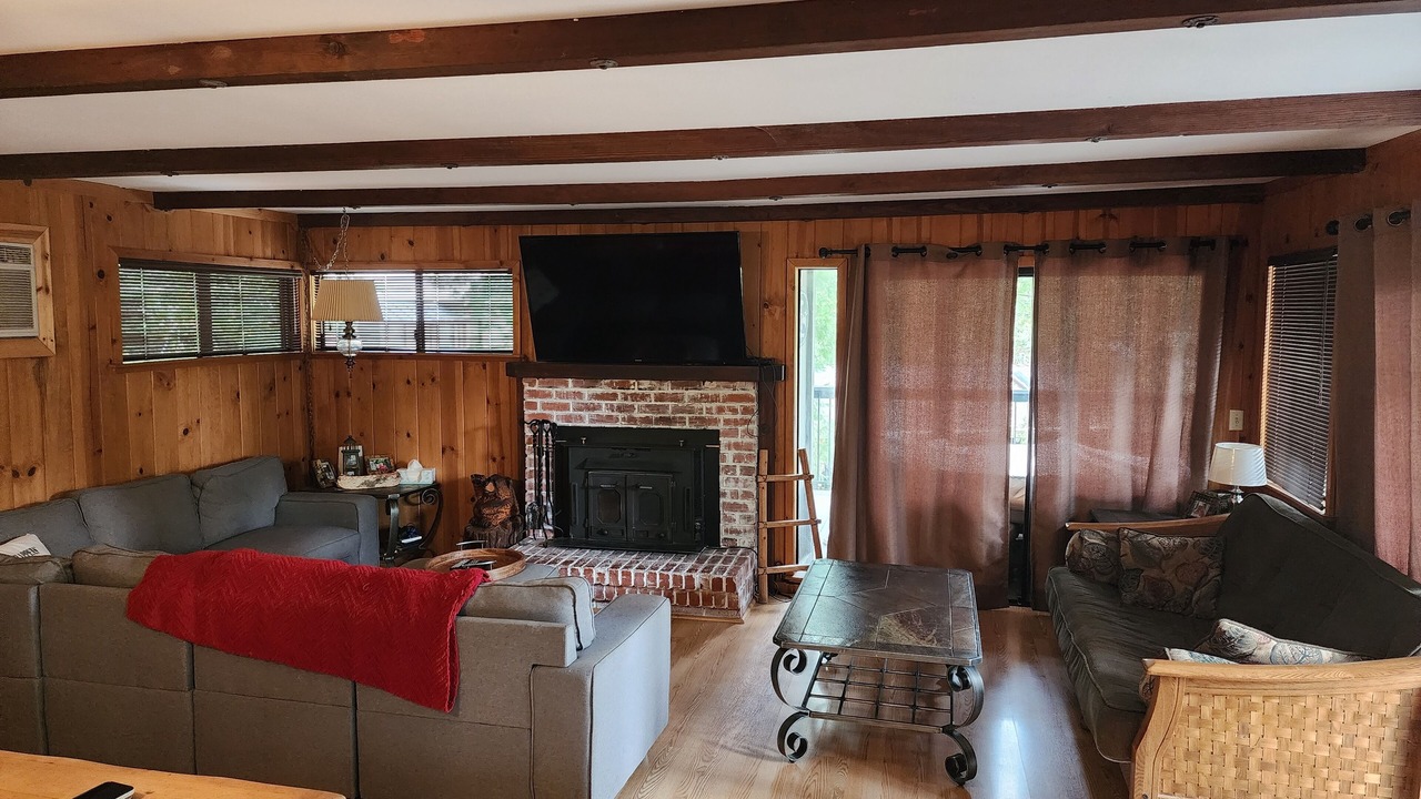 Photo of Livingroom in Bass Lake
