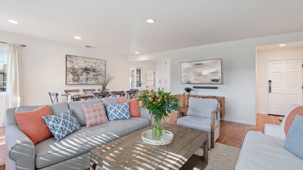 Photo of Livingroom in West Mesa