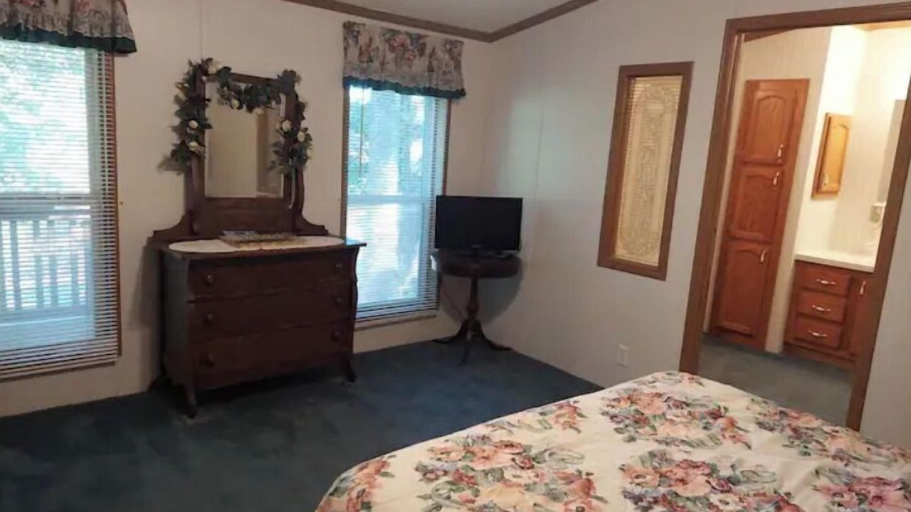 Photo of Bedroom in Bennett Springs