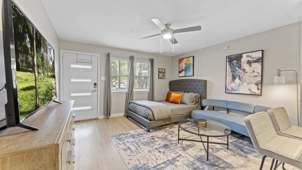 Photo of Livingroom in Allandale
