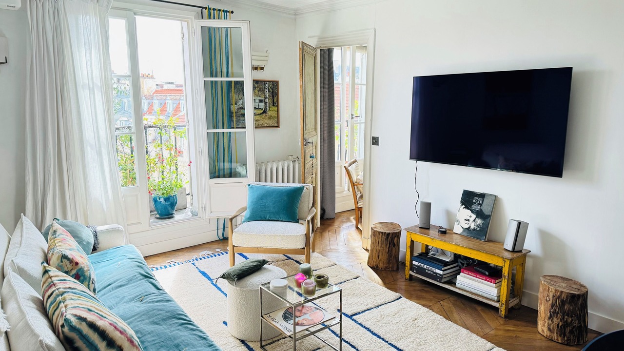 Photo of Livingroom in Archives