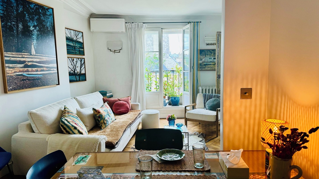 Photo of Livingroom in Archives