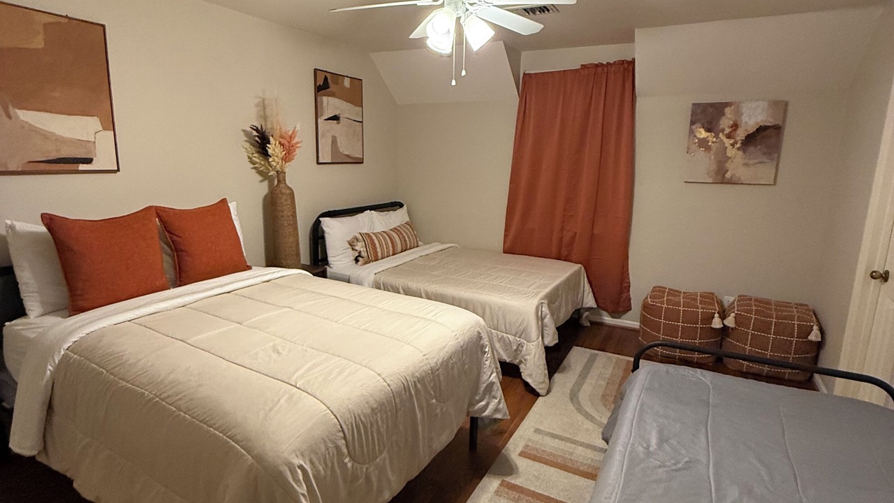 Photo of Bedroom in Redmont Park