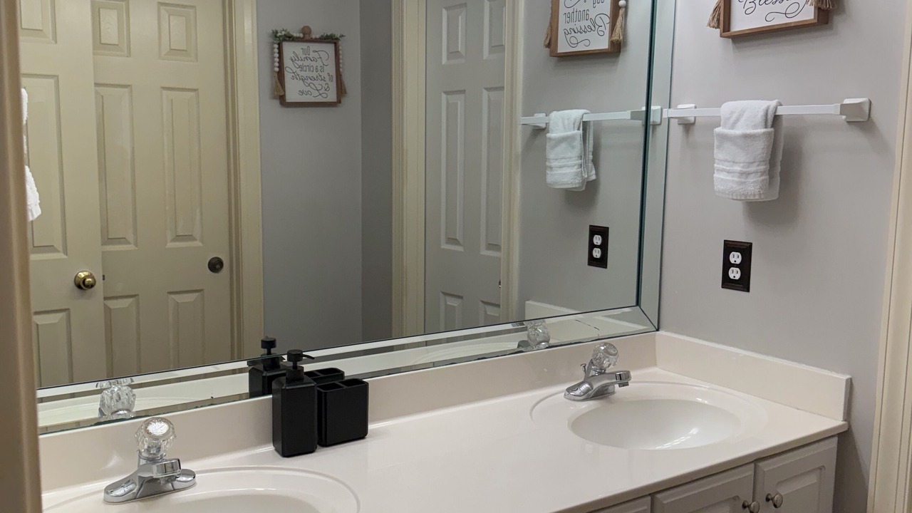 Photo of Bathroom in Redmont Park