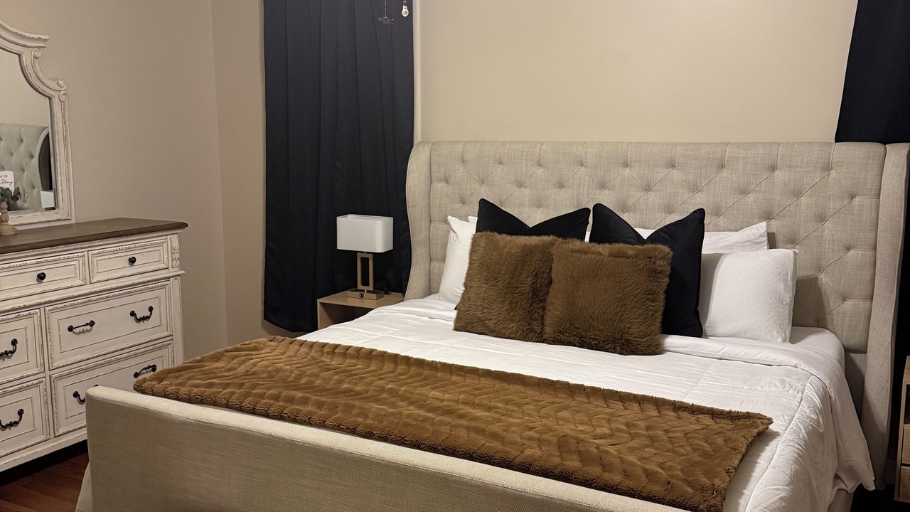 Photo of Bedroom in Redmont Park