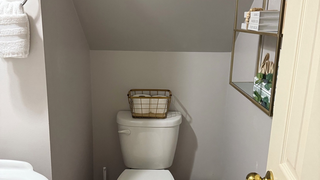 Photo of Bathroom in Redmont Park