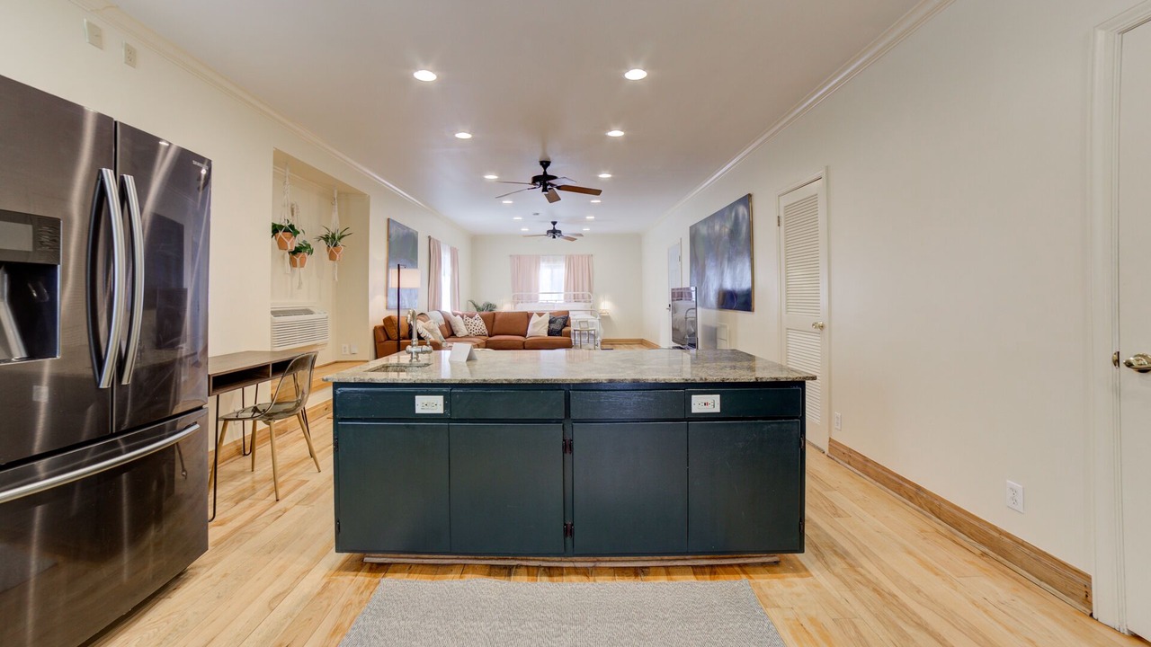 Photo of Livingroom in Maple Ridge