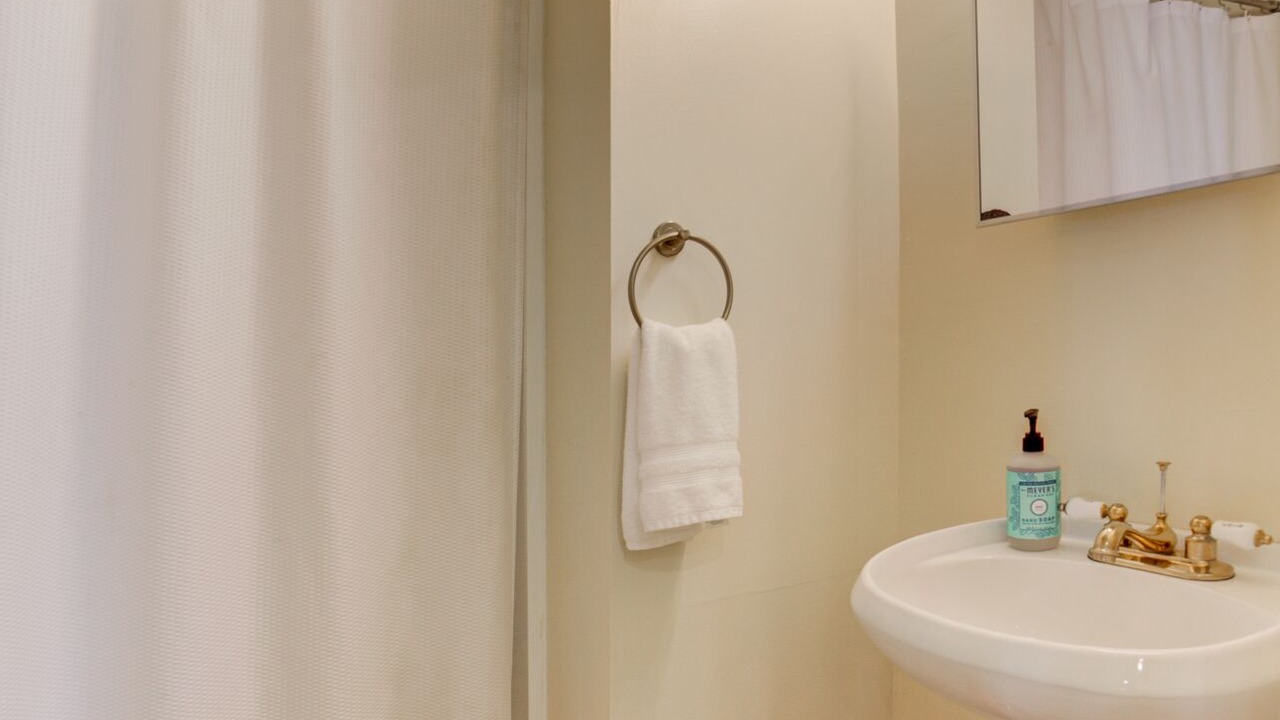 Photo of Bathroom in Maple Ridge