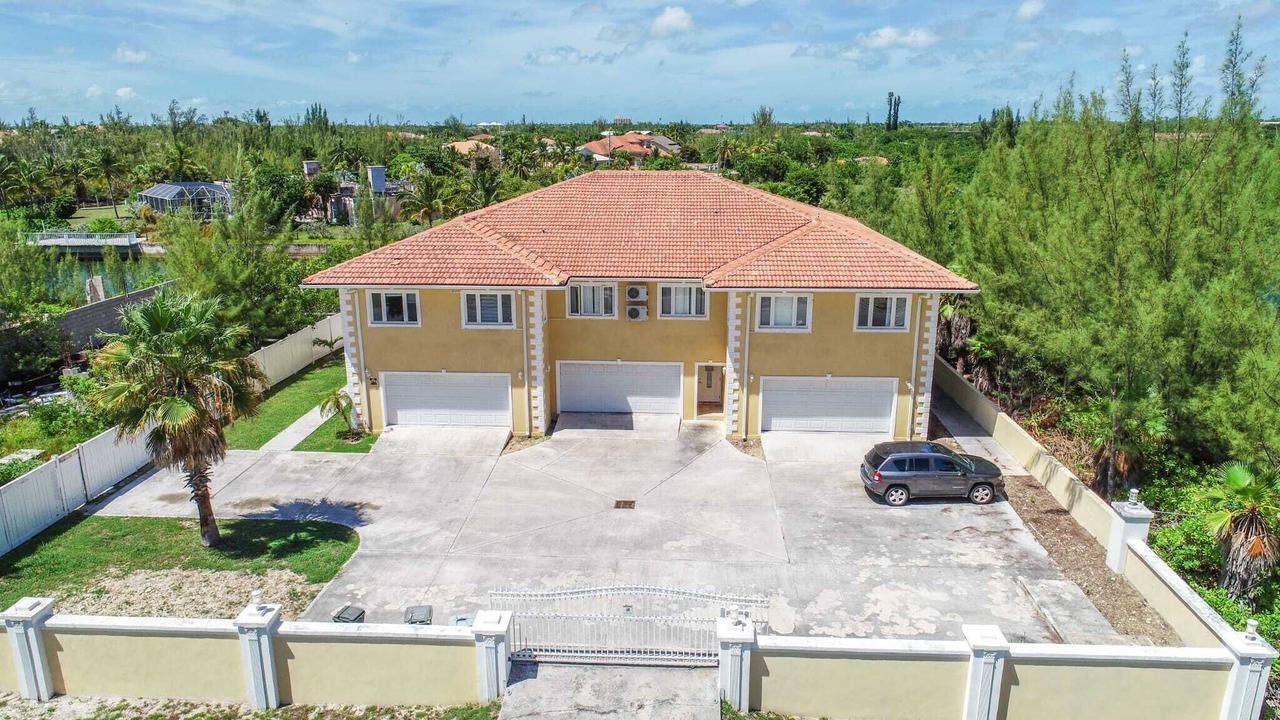 Photo of Others in Bahamas Terrace