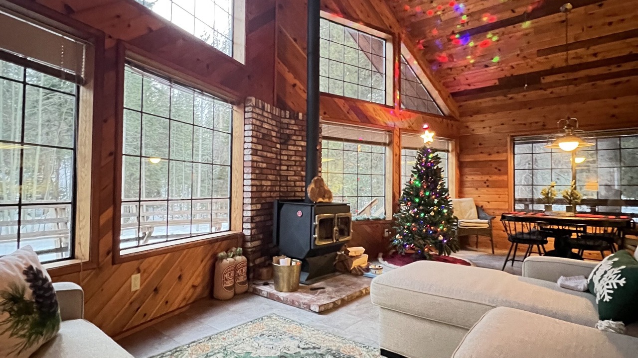 Photo of Livingroom in Ponderosa