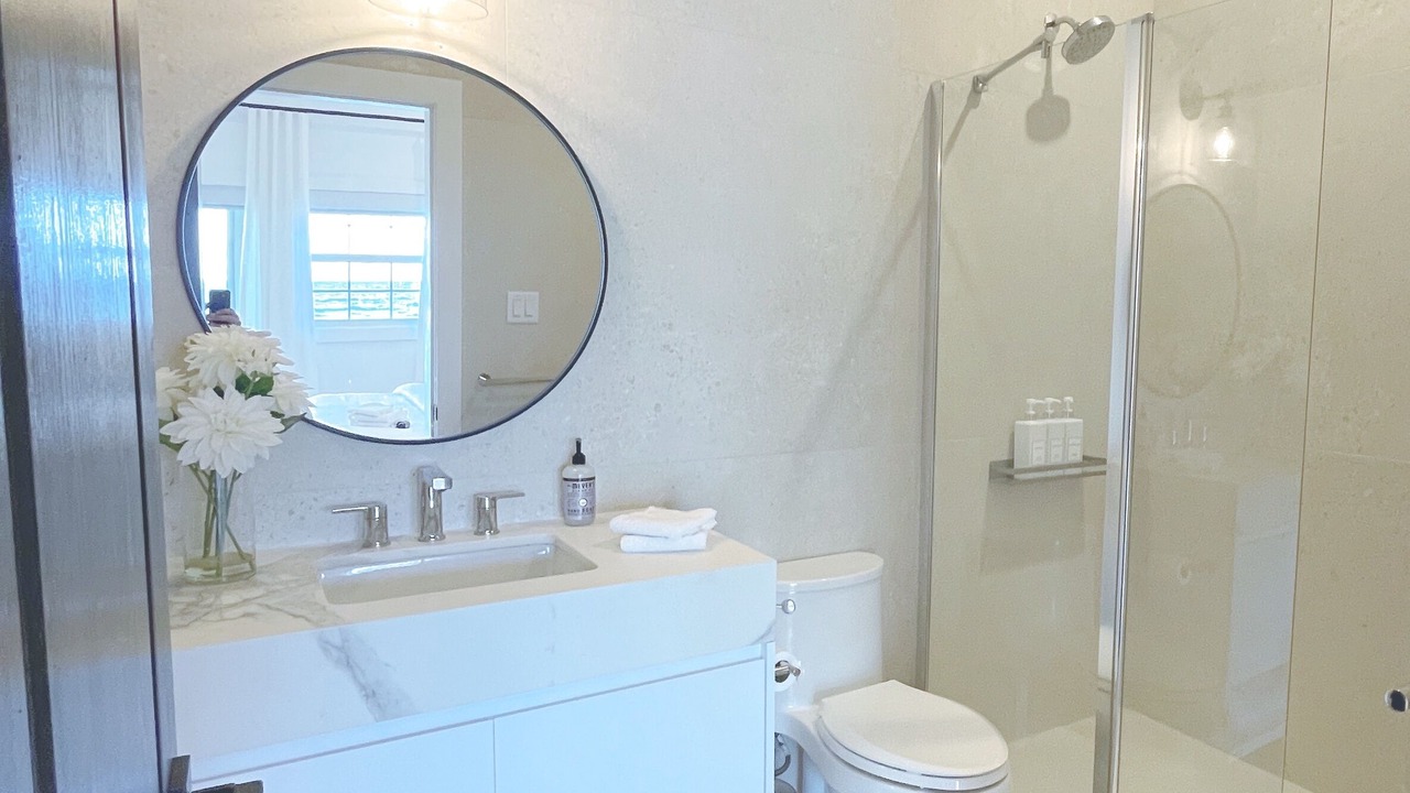 Photo of Bathroom in Bodden Town