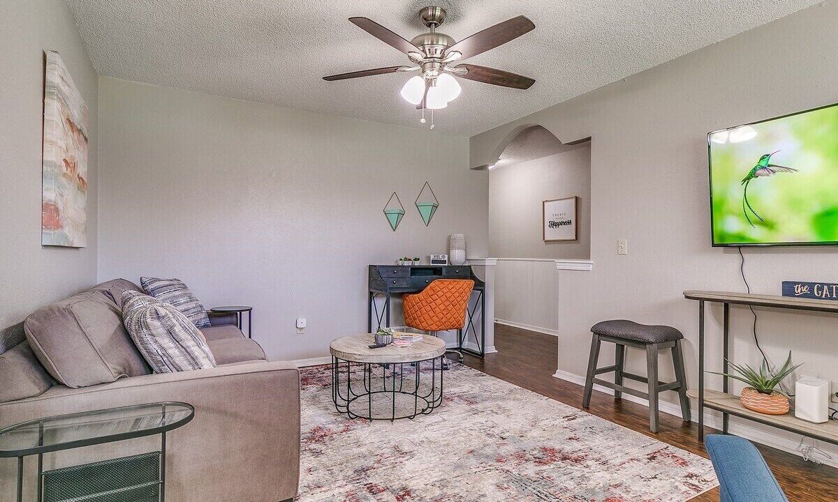 Photo of Livingroom in Midwest City