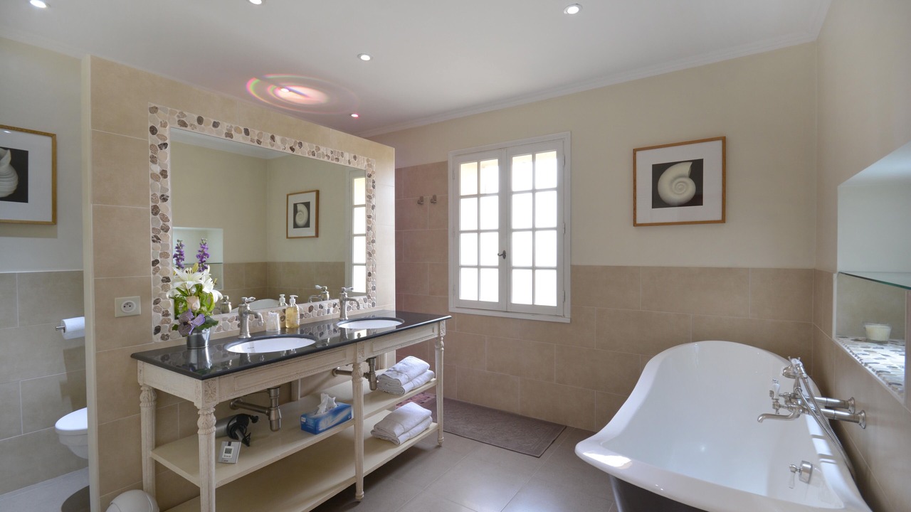 Photo of Bathroom in Entraigues-sur-la-Sorgue