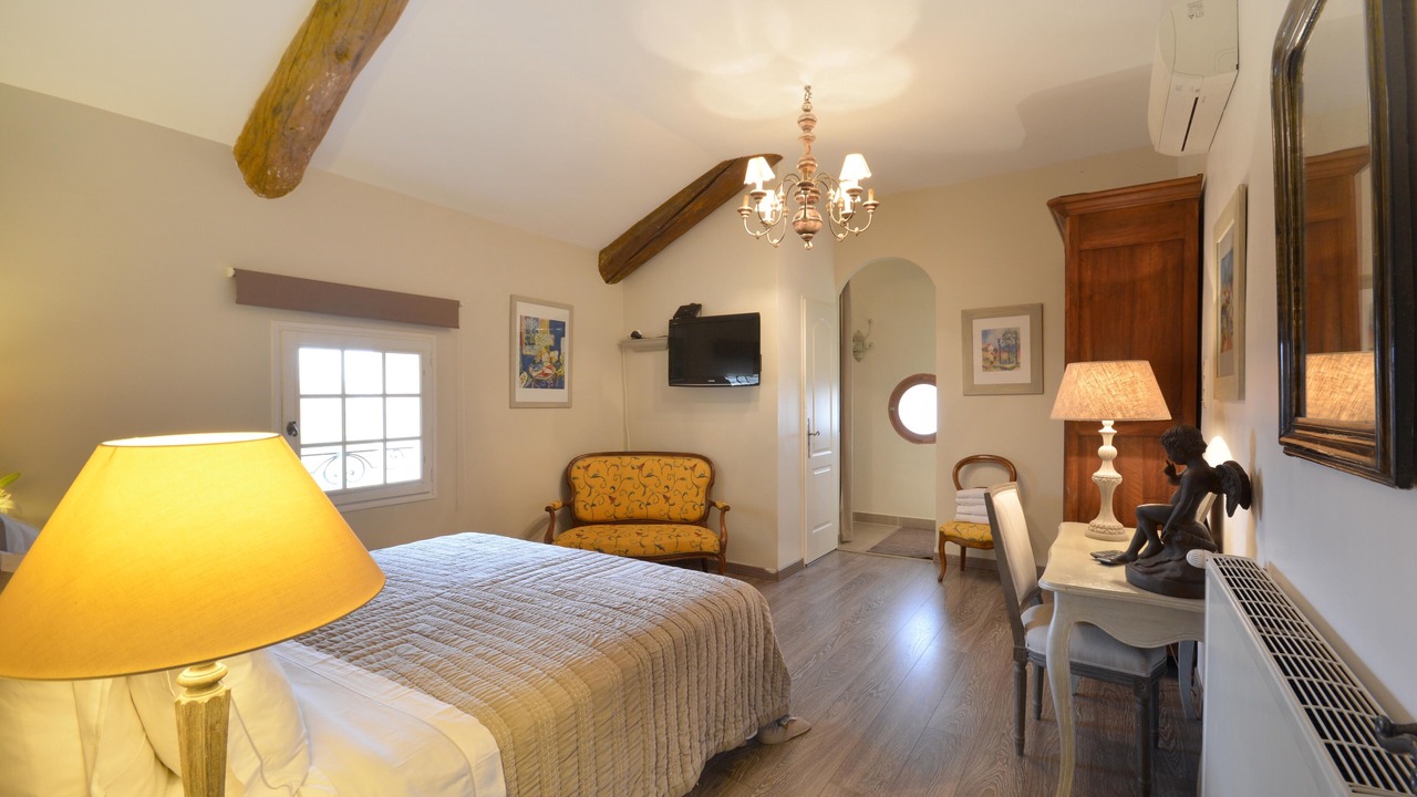 Photo of Bedroom in Entraigues-sur-la-Sorgue