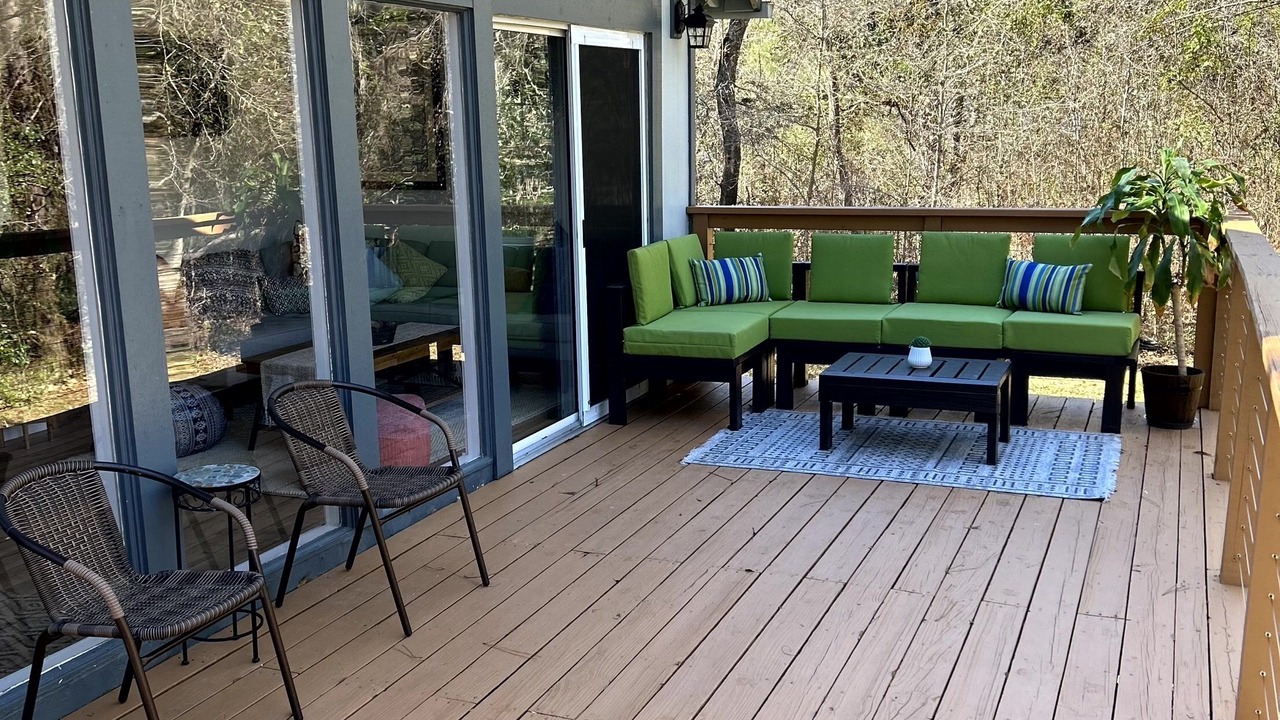 Photo of Patio Balcony in Theodore
